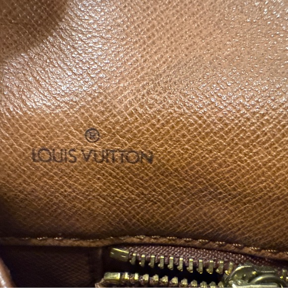 Louis Vuitton Monogram Pochette Dame - Picture 12 of 15